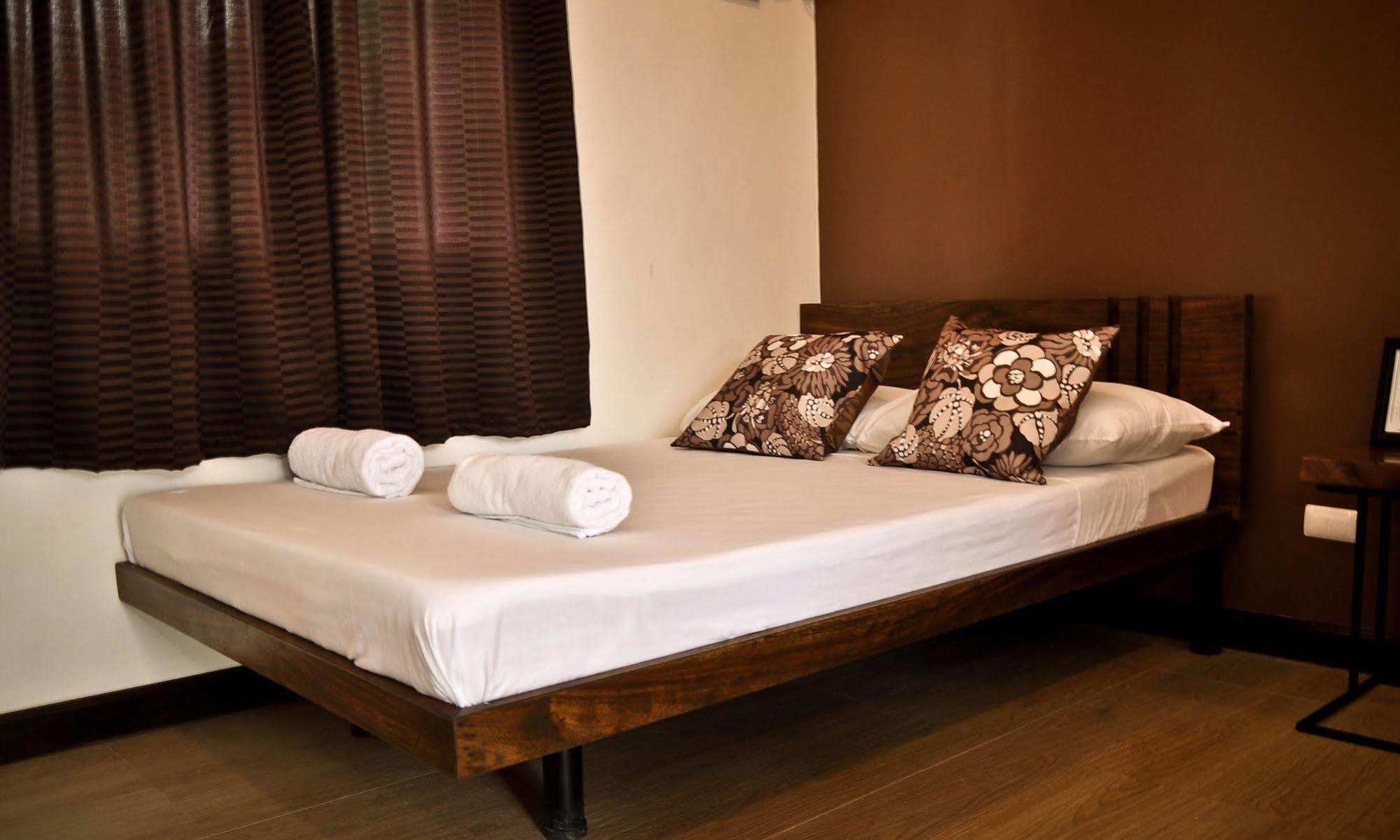 Cleon Villas Pension Puerto Princesa Екстериор снимка