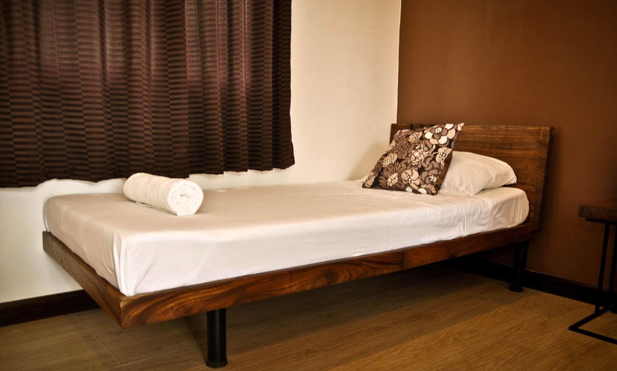 Cleon Villas Pension Puerto Princesa Екстериор снимка